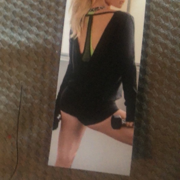 Jessica Simpson’s The warm up leggings - Picture 2 of 9